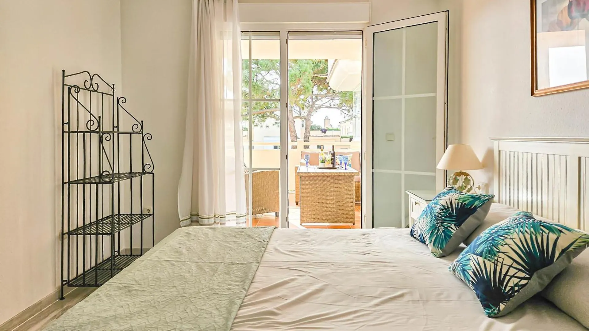 2 Bed Garden Apartment Las Mimosas Cabopino Marbella Spain