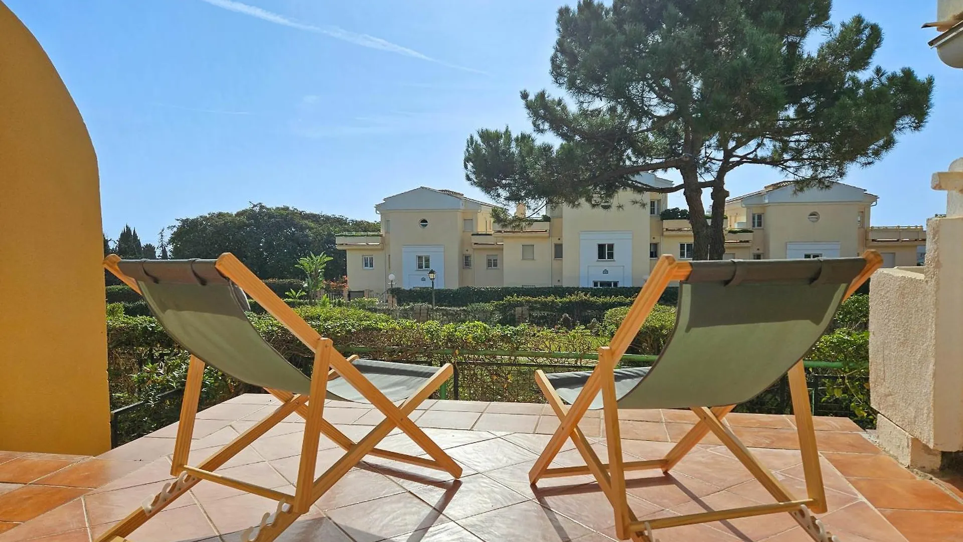 2 Bed Garden Apartment Las Mimosas Cabopino Marbella