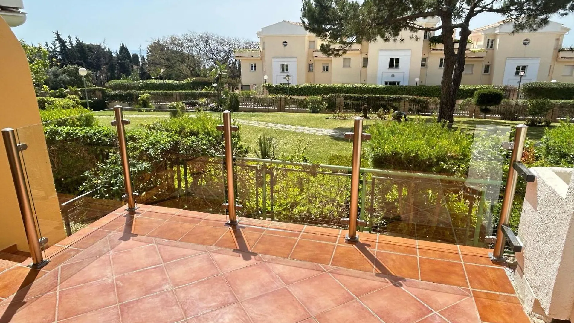 2 Bed Garden Apartment Las Mimosas Cabopino Marbella