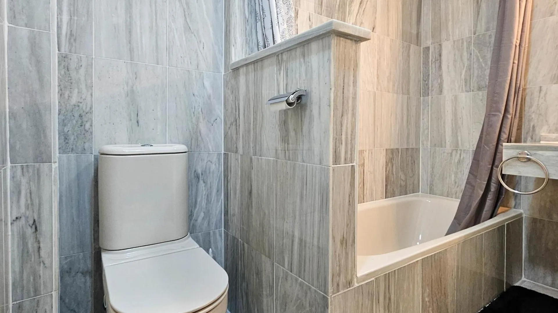 2 Bed Garden Apartment Las Mimosas Cabopino 马尔韦利亚 西班牙