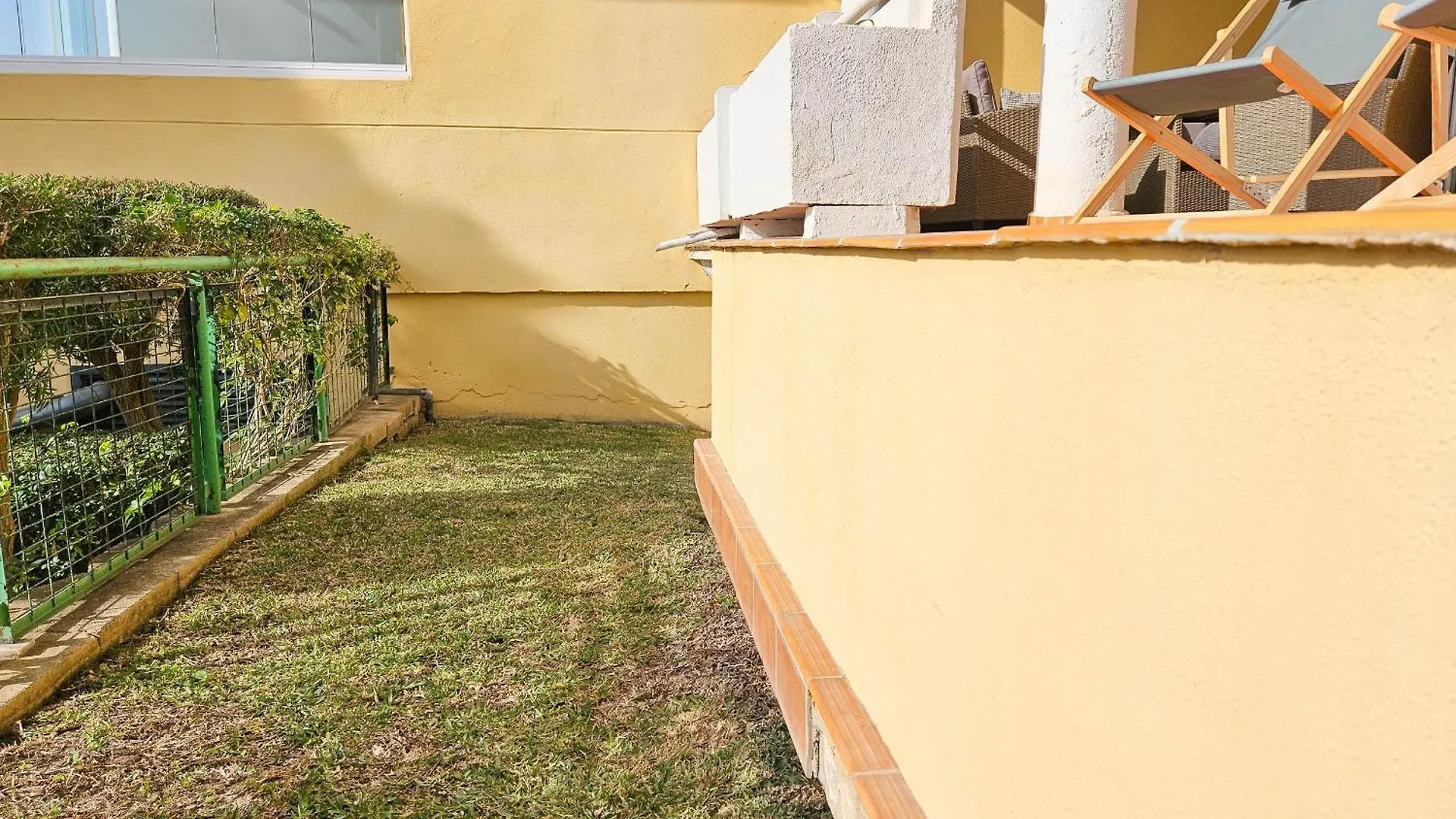 2 Bed Garden Apartment Las Mimosas Cabopino 马尔韦利亚