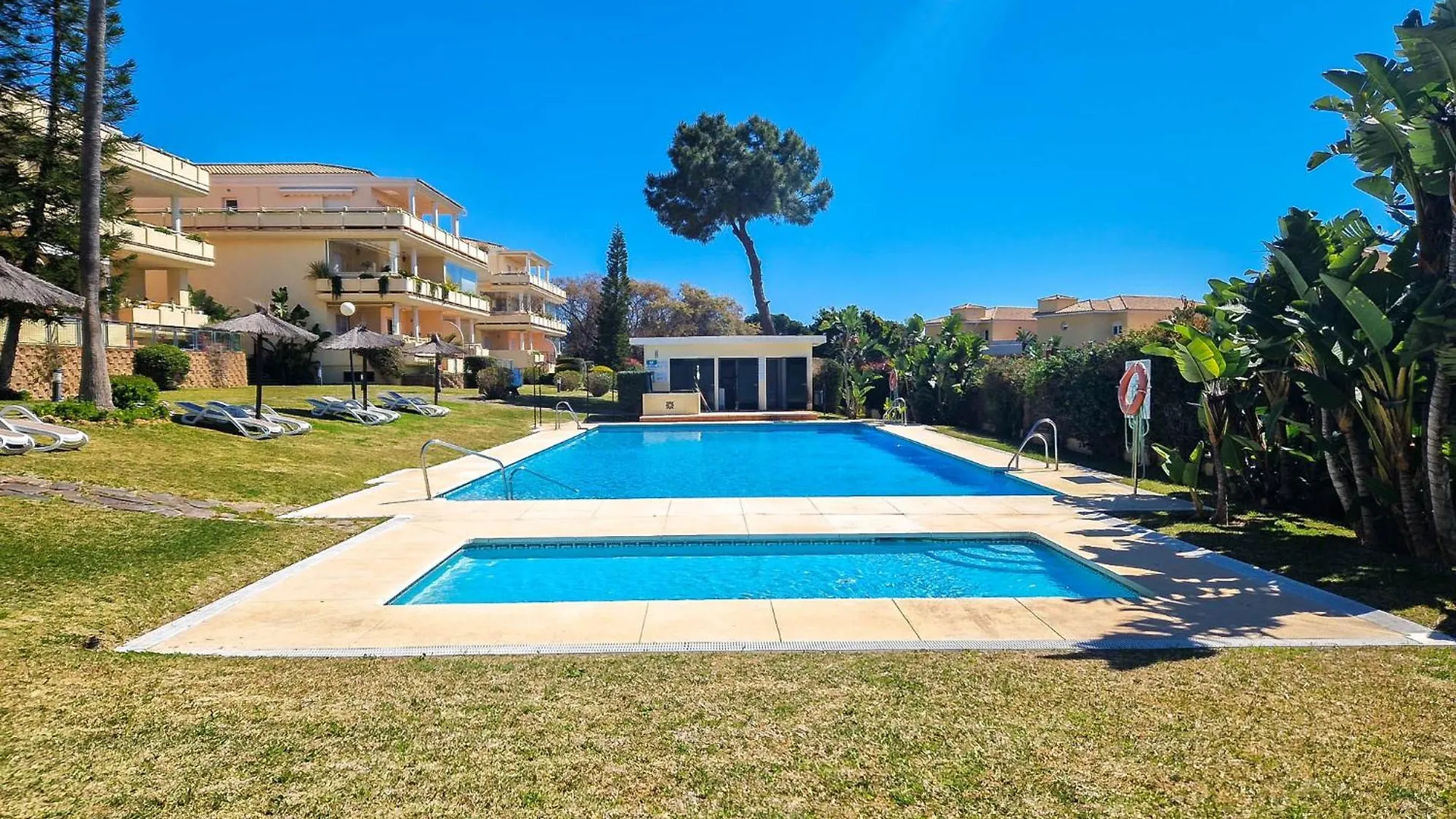 2 Bed Garden Apartment Las Mimosas Cabopino 马尔韦利亚